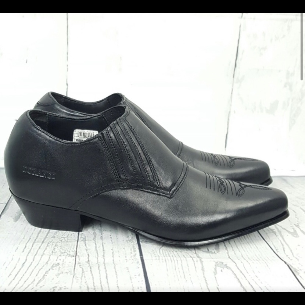 Durango western style cropped boot. Size 10. Black.